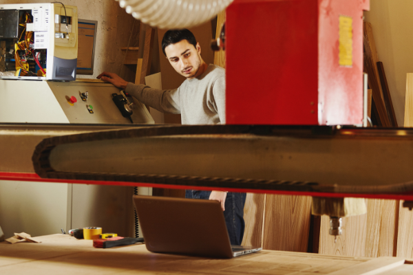 Tipos de sensores em máquinas CNC: funções e aplicações